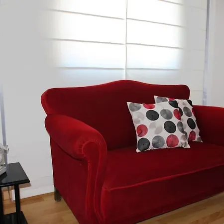 Luminoso. Comodo. Acogedor. Wifi. Junto A Ave