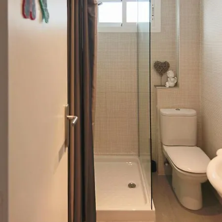Luminoso. Comodo. Acogedor. Wifi. Junto A Ave Valencia