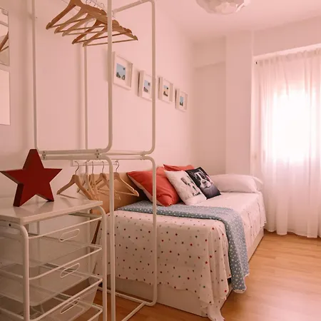 Apartment Luminoso. Comodo. Acogedor. Wifi. Junto A Ave *