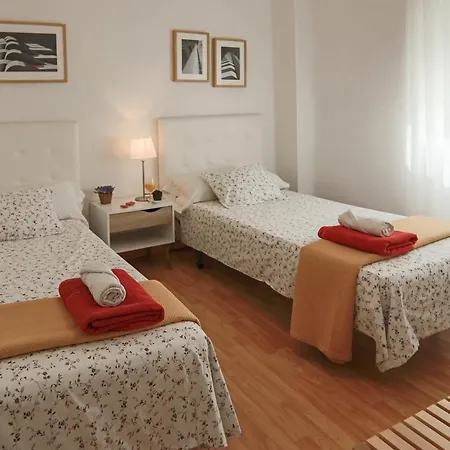 Luminoso. Comodo. Acogedor. Wifi. Junto A Ave Apartment Valencia