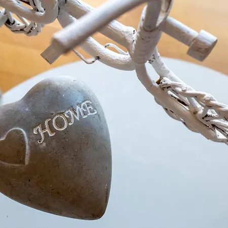 Luminoso. Comodo. Acogedor. Wifi. Junto A Ave Apartament *