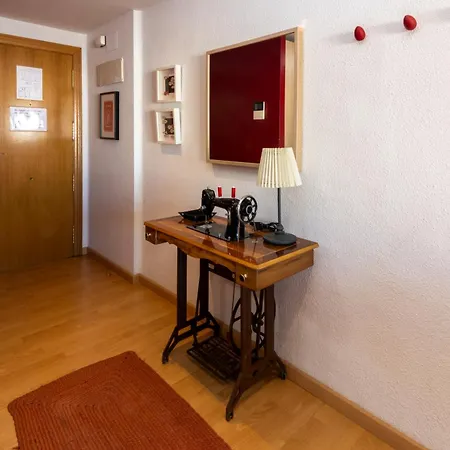 Apartament Luminoso. Comodo. Acogedor. Wifi. Junto A Ave Walencja