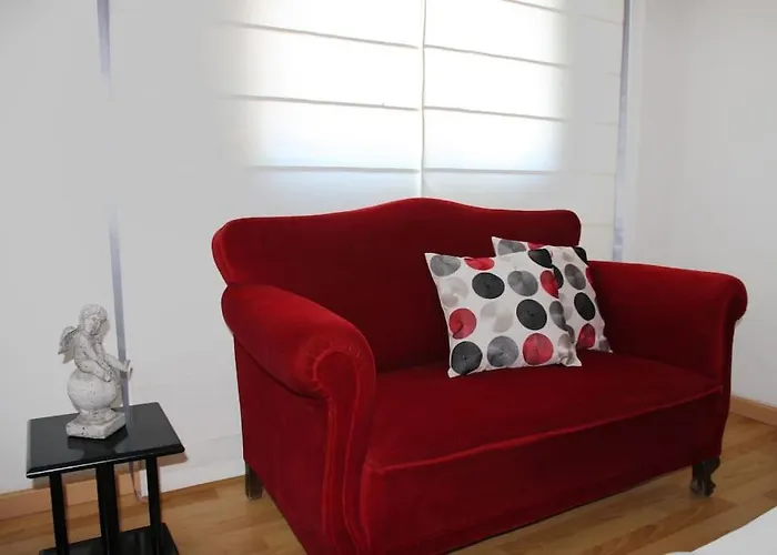 Luminoso. Comodo. Acogedor. Wifi. Junto A Ave