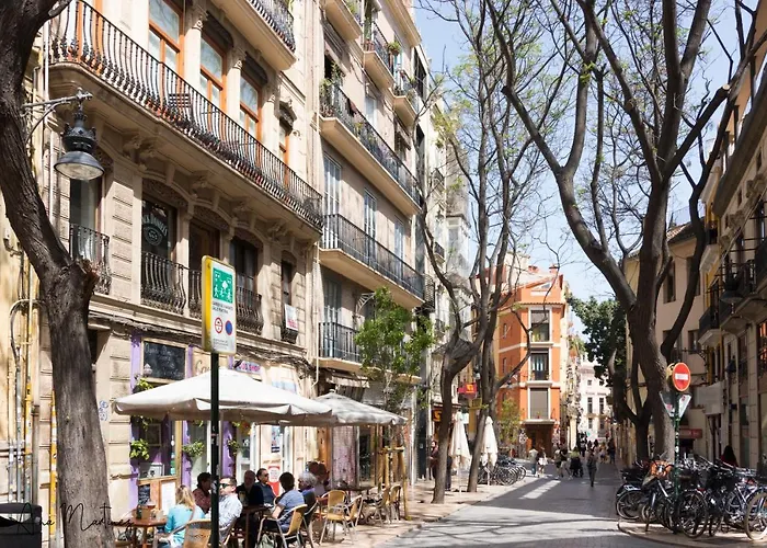 Luminoso. Comodo. Acogedor. Wifi. Junto A Ave アパート バレンシア