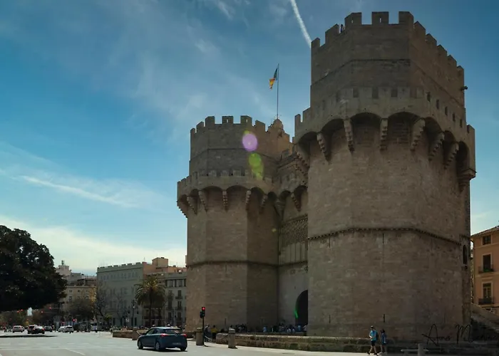 Luminoso. Comodo. Acogedor. Wifi. Junto A Ave バレンシア