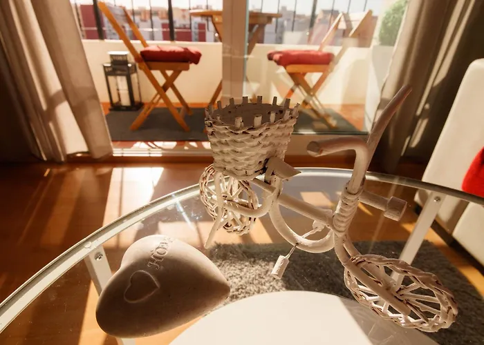 Luminoso. Comodo. Acogedor. Wifi. Junto A Ave